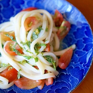 トマトと大葉のイタリアン冷やしうどん